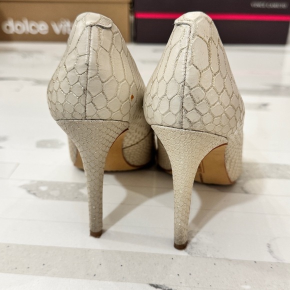 Vince Camuto Savilla Snake Embossed Design Dress Pumps - Picture 8 of 14